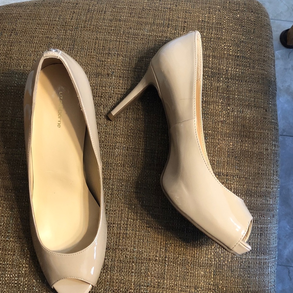 Liz Claiborne Beige Patent Peep-Toe Flats